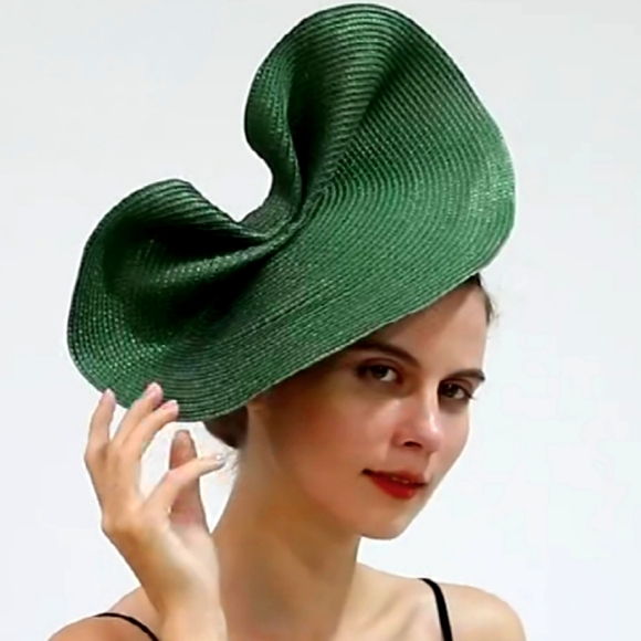 Green Classic Sophisticated Gathered Pleated Sweeping Fascinator Tea Ch…
